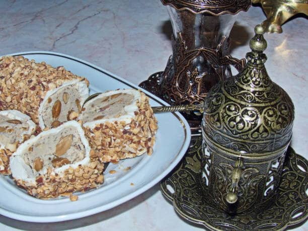 تصویر 3 از نوقای افتخاری تبریز با مغز تازه و طعم اصیل